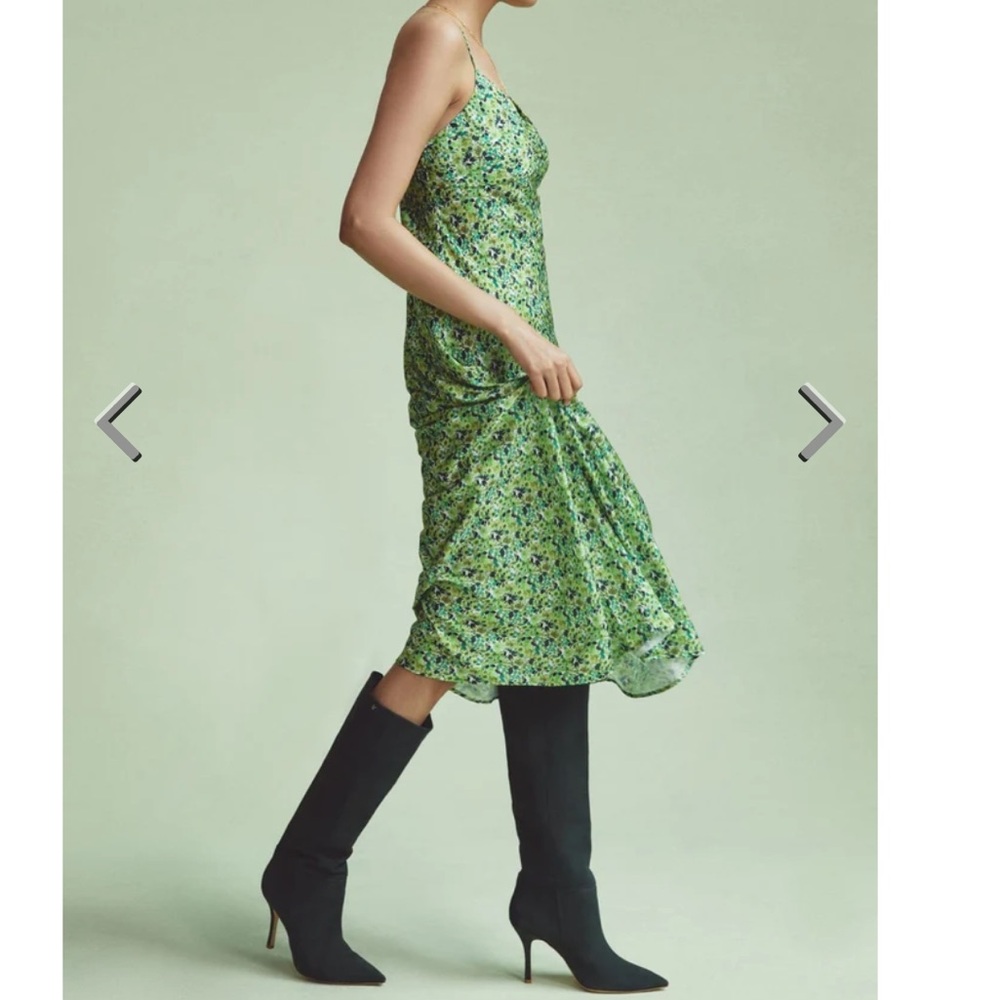 Favorite Daughter The Envy Slip Dress Lg Midi
Relaxed Fit Slinky Green Floral - Picture 8 of 16